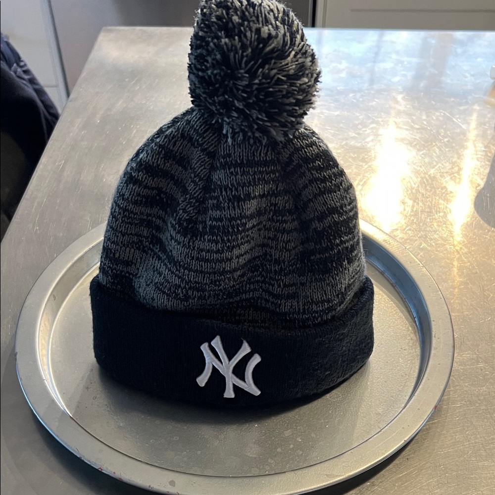 Genuine Merchandise Black and Gray MLB Toque - New York Yankees